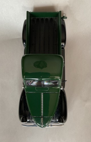 Motor Max American Classics 1941 Plymouth Pickup Truck Green 1/24 Diecast Truck - Picture 7 of 15