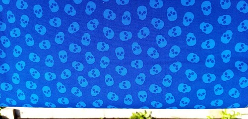 Makower Libs Elliot The Watcher Black Skull multicolours FQ 1/2m Panel Halloween - Picture 24 of 37