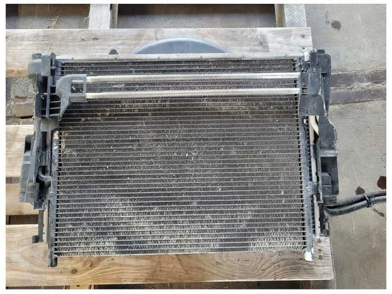 2001-2006 BMW M3 E46 M/T Coupe Radiator Condenser Shroud Engine Cooling 2445 - Imagem 3 de 4