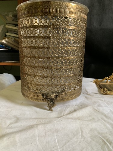 1950s Hollywood Regency Matson Filigree Ormolu Waste Basket And Vanity Tray - Picture 6 of 7