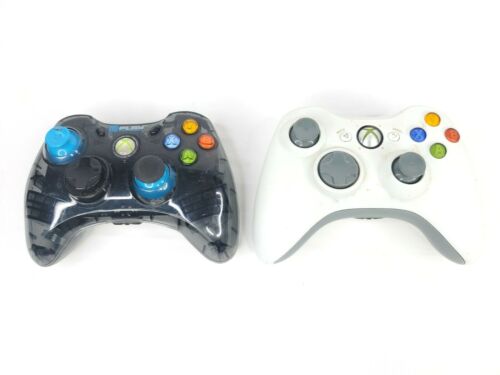 Lot of Two Xbox 360 Wireless Gaming Controllers *For Parts / Repair* - Photo 1 sur 9