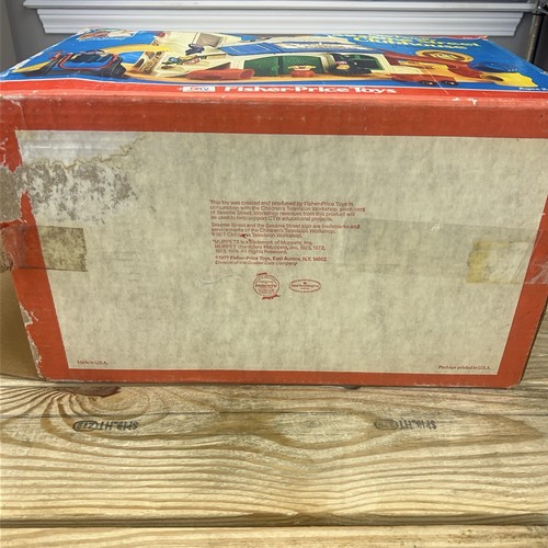 Vintage 1977 Fisher-Price Sesame Street Clubhouse #937 Play Family Set COMPLETE - Picture 14 of 18