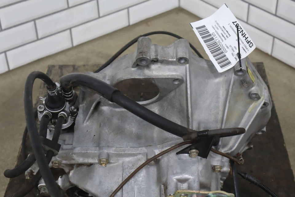 1984-1985 Honda Prelude (Carberated Engine) 5-Speed Manual Transmission Foto 2 de 4