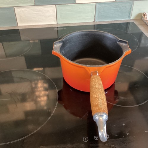 Vintage Le Creuset 16 Milk Saucepan Orange Wooden Handle Twin Pourer Used - Picture 4 of 9