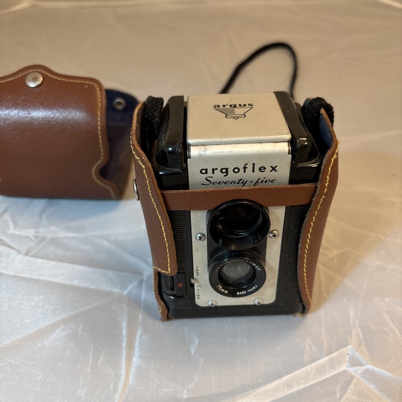 Argus Argoflex Vintage Camera In Leather Case