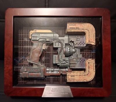 Electronic Arts Dead Space Plasma Cutter Lighted Shadow Box Display