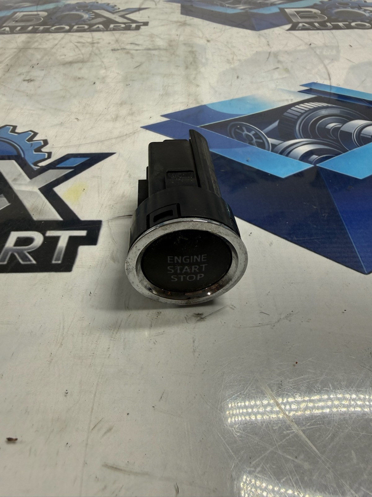 2019-2025 TOYOTA RAV4 ENGINE START STOP IGNITION SWITCH BUTTON OEM