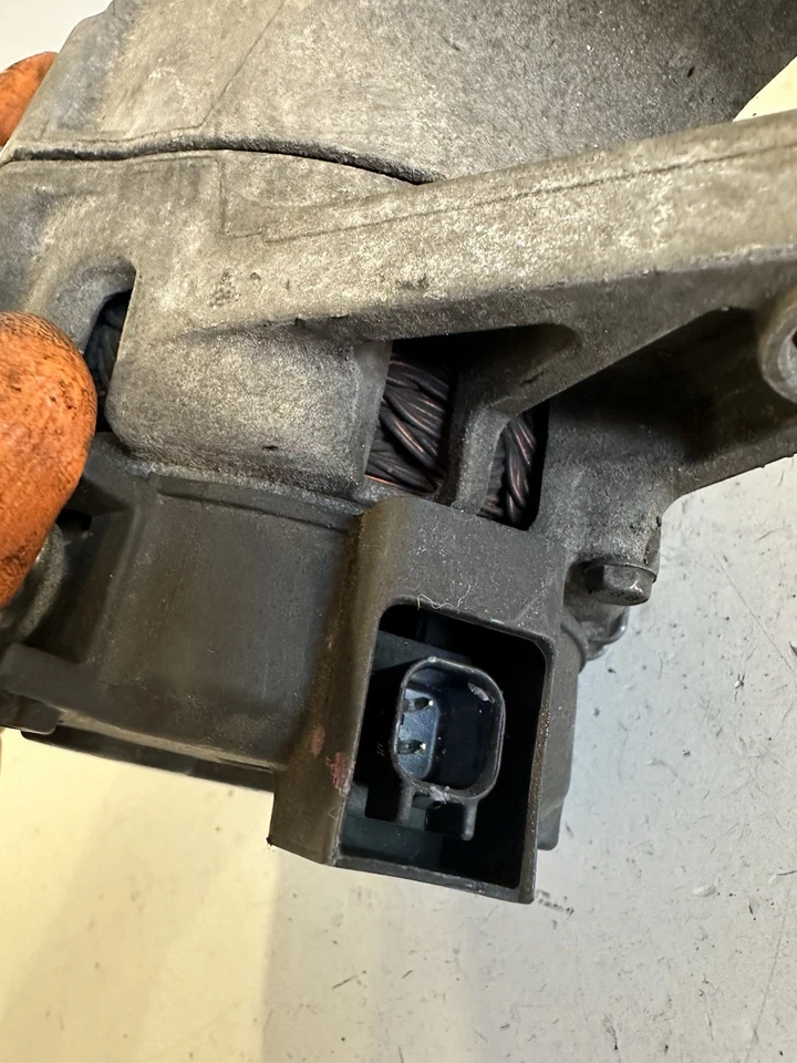 Jeep Compass Alternator 160ah 04801827aa Genuine 2.2 Crd 2011 - Image 4 of 4