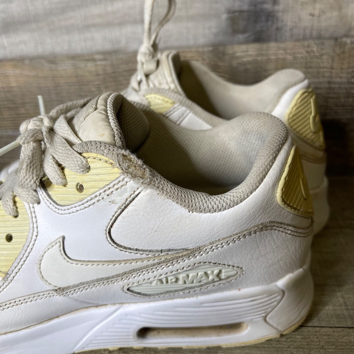 Nike Air Max 90 Boys Size 7Y 833412-100 White Casual Shoes Nike Air Max 90 Boys Size 7Y 833412-100 White Casual Shoes