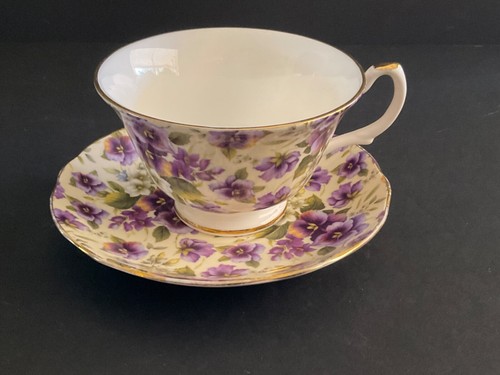 The Butchart Gardens Pansy Fine Bone China Tea Cup & Saucer - Canada - Picture 7 of 7