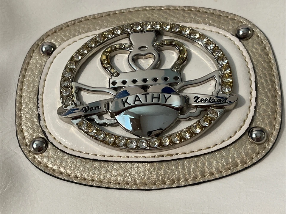 复古 Kathy Van Zeeland 白色/象牙白镶嵌 Y2K Bedazzled 斜挎包 — 第 3/4 张图片