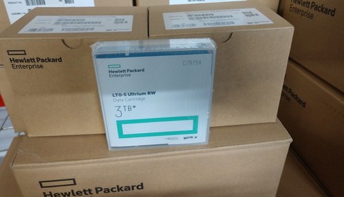 BRAND NEW (10 PACK) HP C7975A BACKUP TAPE CARTRIDGES LTO ULTRIUM 5 ORIGINAL SEAL - Afbeelding 1 van 5