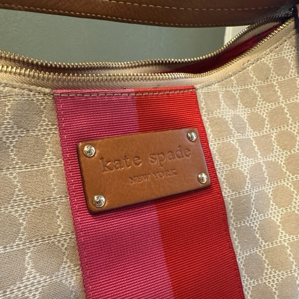 Cartera Kate Spade New York de colección rara con rayas rosas y rojas Foto 2 de 4