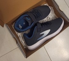 Turnschuhe Laufschuhe Junge 38 NEU