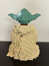 LEGO Star Wars 7194 Ultimate Collector Series Yoda Used W/ Box & Instructions