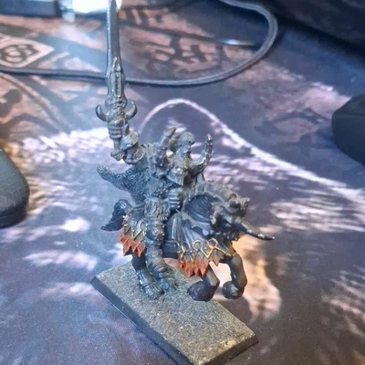 Warhammer Battle  Archaon monté  oop  ,figurine metal . - Photo 1/3
