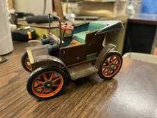 Vintage Made In Japan Modern Toys Tin Litho Friction Ford Model T Buggy Car