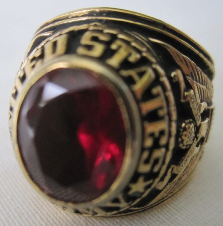 Military United States Army Gold Plated Ring Red Glass Size 9 - Image 4 of 4