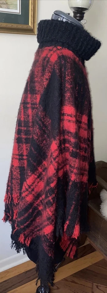 Новый с Ярлыками Steve Madden Boucle красный и черный клетку водолазка с бахромой пончо плащ надежном - Изображение 3 из 4