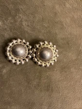 1980s PD design Premier designs Silvertone metal bead pattern clip on earrings