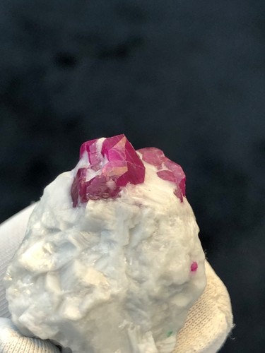 19 Gram Natural red Ruby Specimen From Afghanistan - Picture 3 of 9