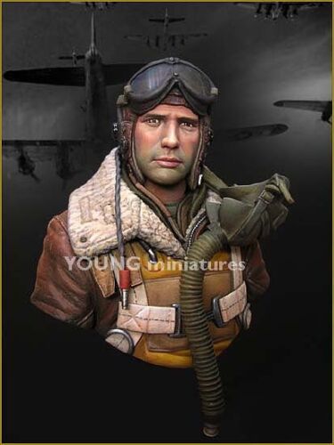 Young Miniatures B-17 Waist Gunner ETO 1944 USAF YM1815 Bust Unpainted Kit - Picture 1 of 5