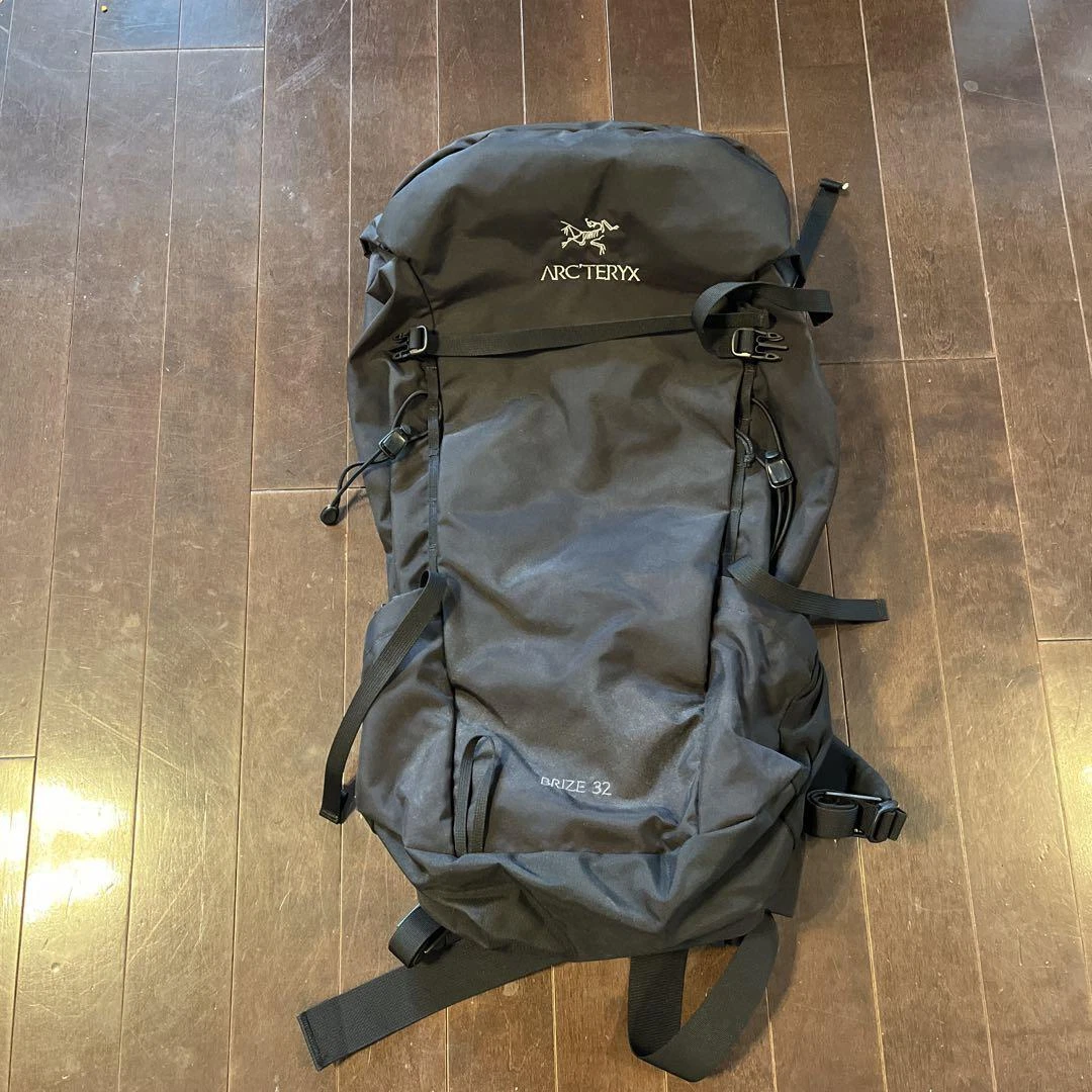 Brize 32 top