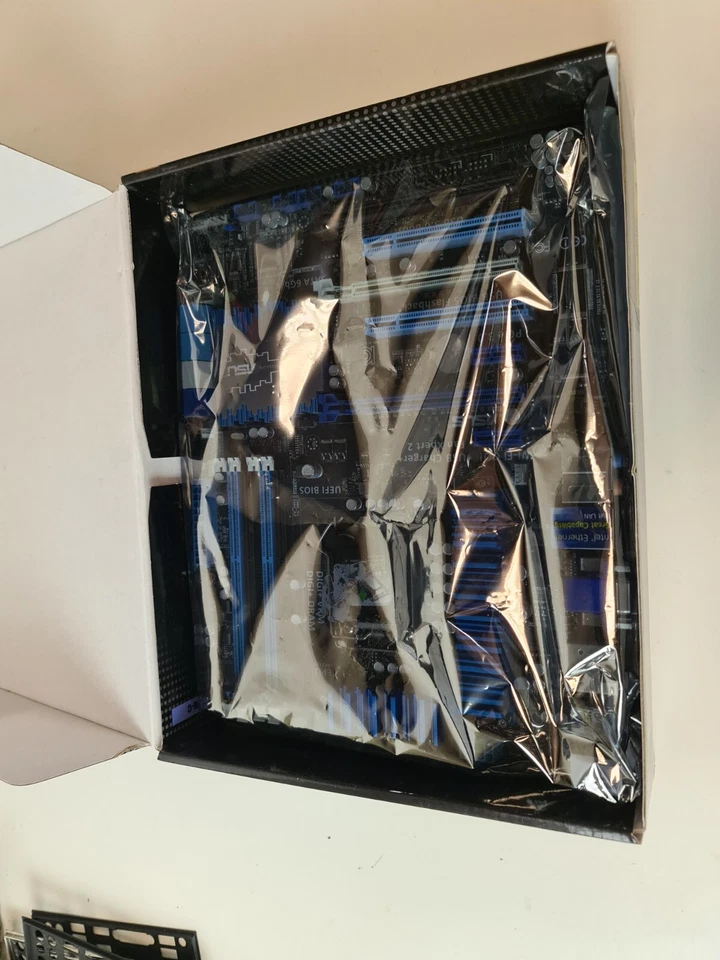 carte mere Asus p8z77-v socket intel lga1155 lga 1155 h77 p8z77 v - Photo 4/4