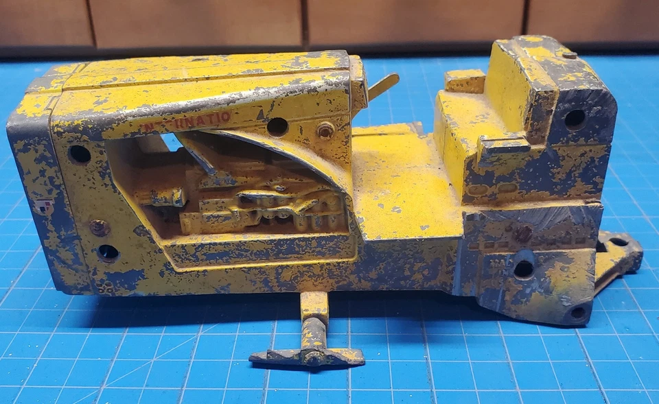 Ertl International TD 25 Bulldozer Casting 1966 - Image 3 of 4