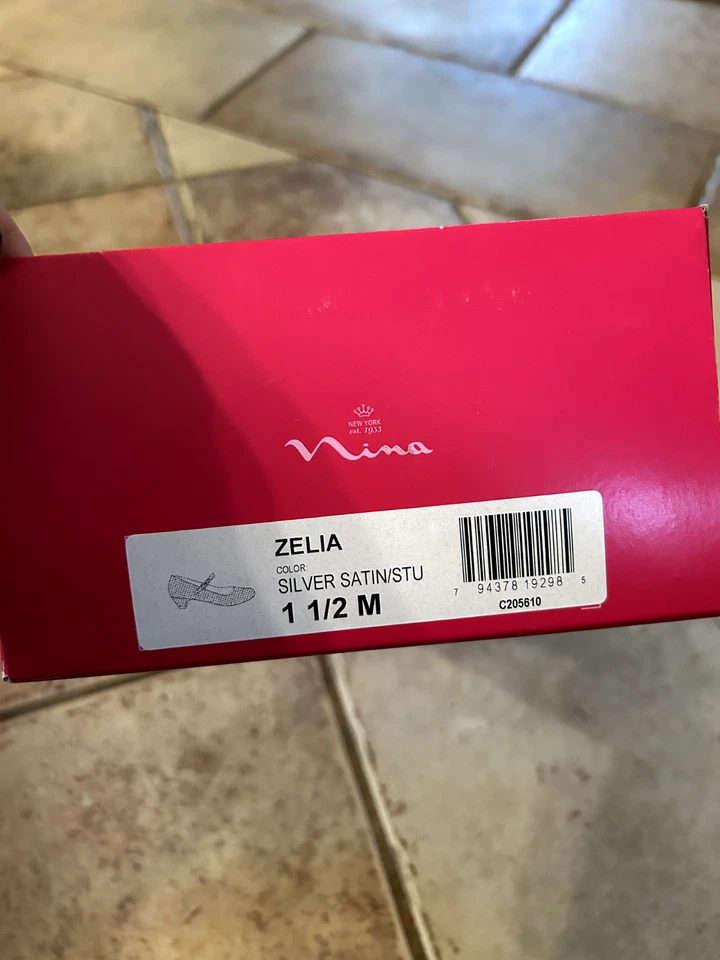 Zapatos ZELIA by Nina de tacón bajo para niñas talla 1,5 NUEVOS EN CAJA Foto 4 de 4