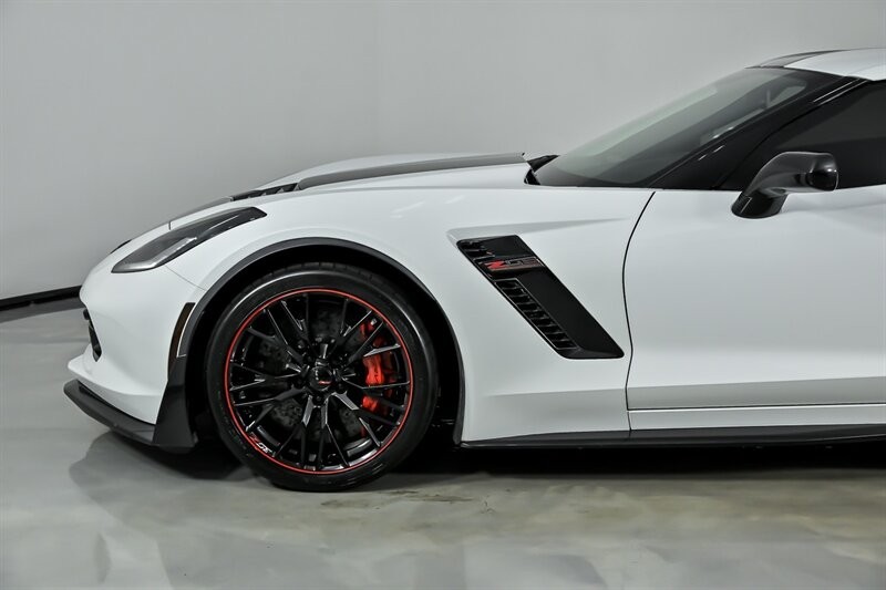 2016 Arctic White Chevrolet Corvette   | C7 Corvette Photo 7