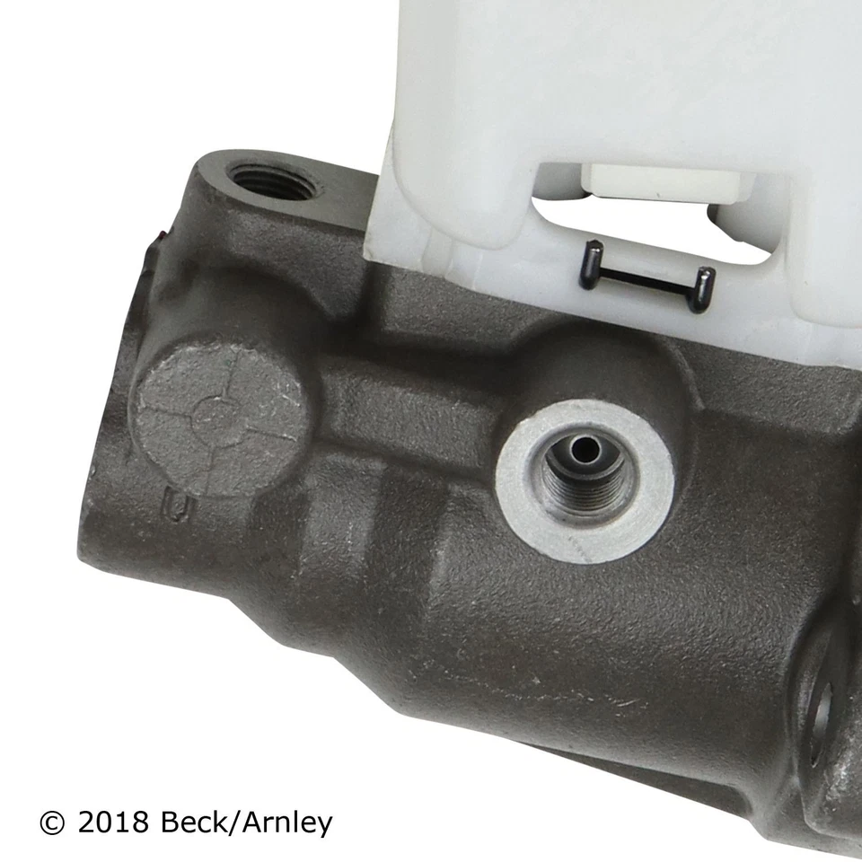 Cilindro maestro de freno Beck Arnley 072-9824 para 02-06 Suzuki XL-7 Foto 3 de 4