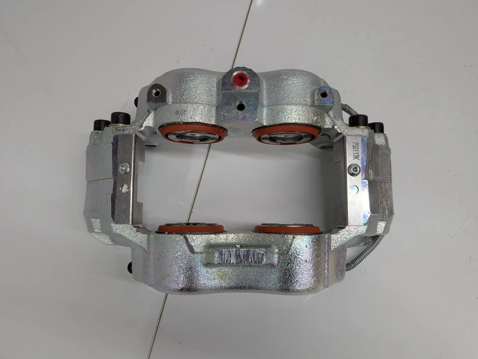 Pinza delantera izquierda PO#1 OEM 2016-2019 Ford F650 F750 Super Duty LC4Z-2B121-C Foto 2 de 4