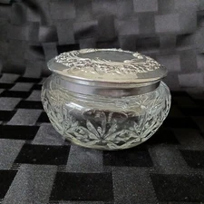 Vintage Houbigant Paris Chantilly Crystal Powder Box, Silver Lid w/"H" Monogram 