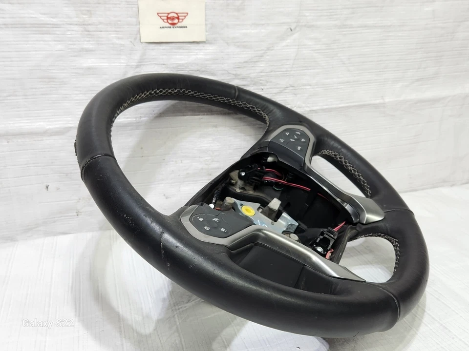 Volante Chevrolet Tahoe 2015-2020 con interruptor multifunción OEM 84483746 Foto 3 de 4