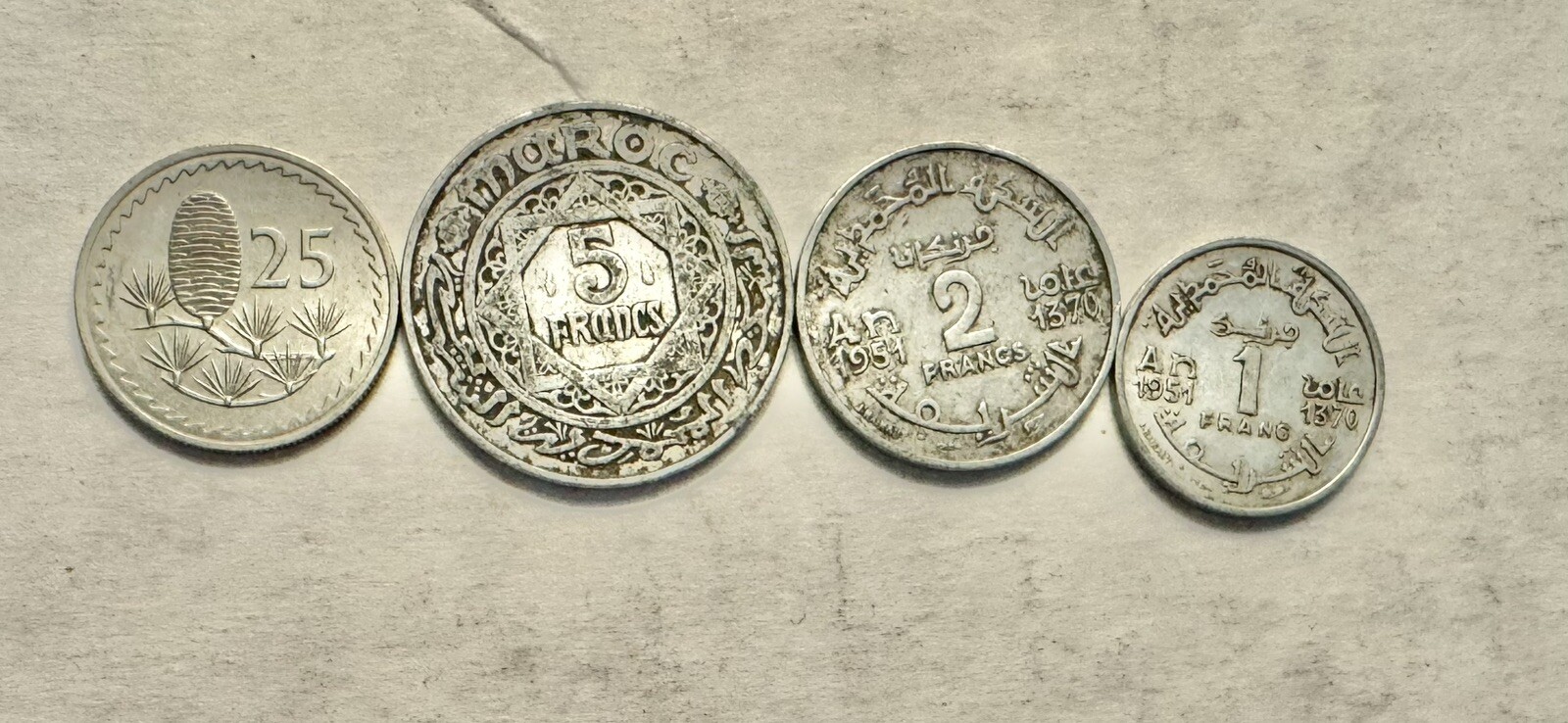 Foto 1 di 2