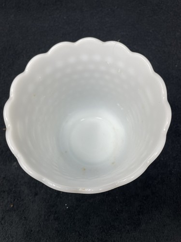 Anchor Hocking Fire King Scalloped Hobnail Milk Glass Vase - Picture 2 of 5