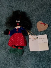 DEB CANHAM Golly Girl Little Gem Teddy Bear With Hang Tag & Heart Stand