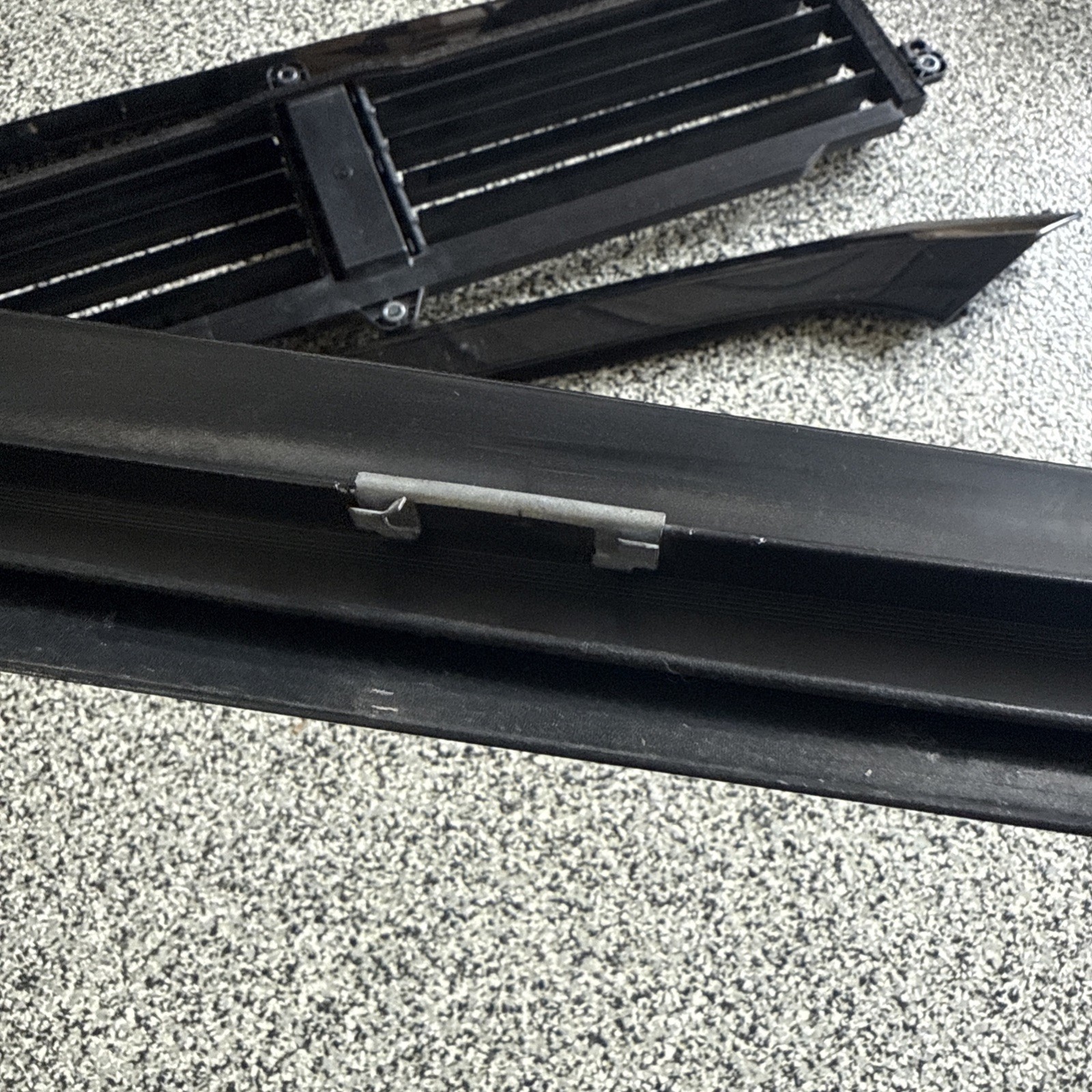 10-14 OEM Rolls Royce Ghost RR4 Front Right Passenger  Window Molding 7226086