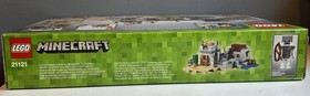 LEGO Minecraft The Desert Outpost 21121 (New and Sealed)