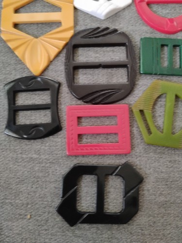 9 Vtg Bakelite/ Plastic Sash Type Belt Buckles - Picture 4 of 10