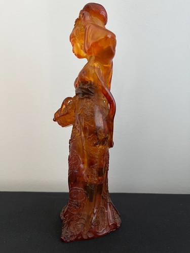 Chinese amber imperial palace lady-in-waiting figure with basket 9-in - Picture 4 of 11