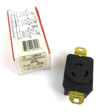 Pass & Seymour L620-R  Turnlok Receptacle Twist Locking Outlet 20A 250V 2P 3W