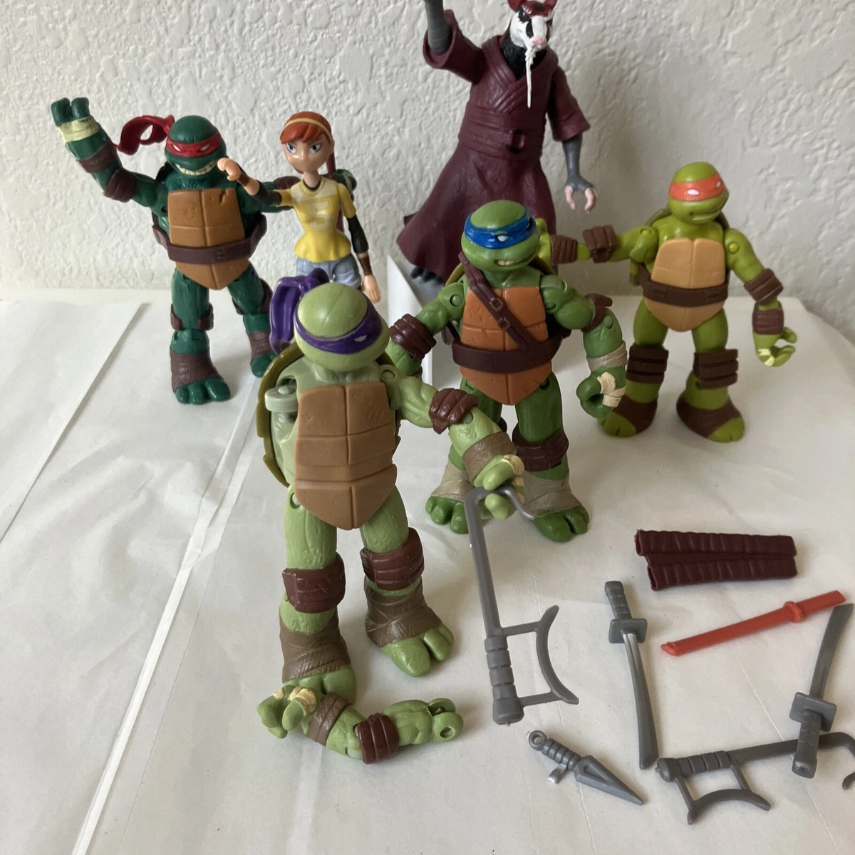 Teenage Mutant Ninja Turtles 2012 Viacom, TMNT 2012 Mikey Figure, With 2  Weapons