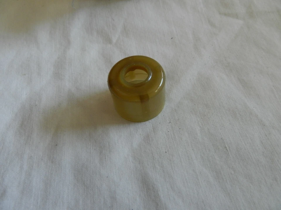 Genuine Mopar parts 8 Pack Jeep 4.2L OEM Engine Valve Stem Seal J3218976 - Image 4 of 4