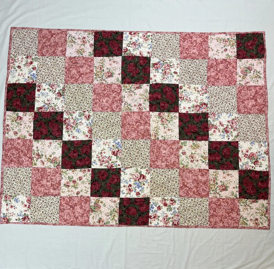 Edredón de regazo hecho a mano retazos tela de algodón rosa cabaña rosas delicadas flores Foto 2 de 4