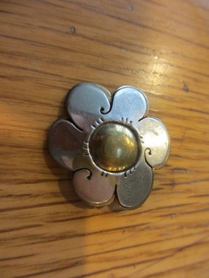 gorgeous Mima & Oly floral Brooch Pin
