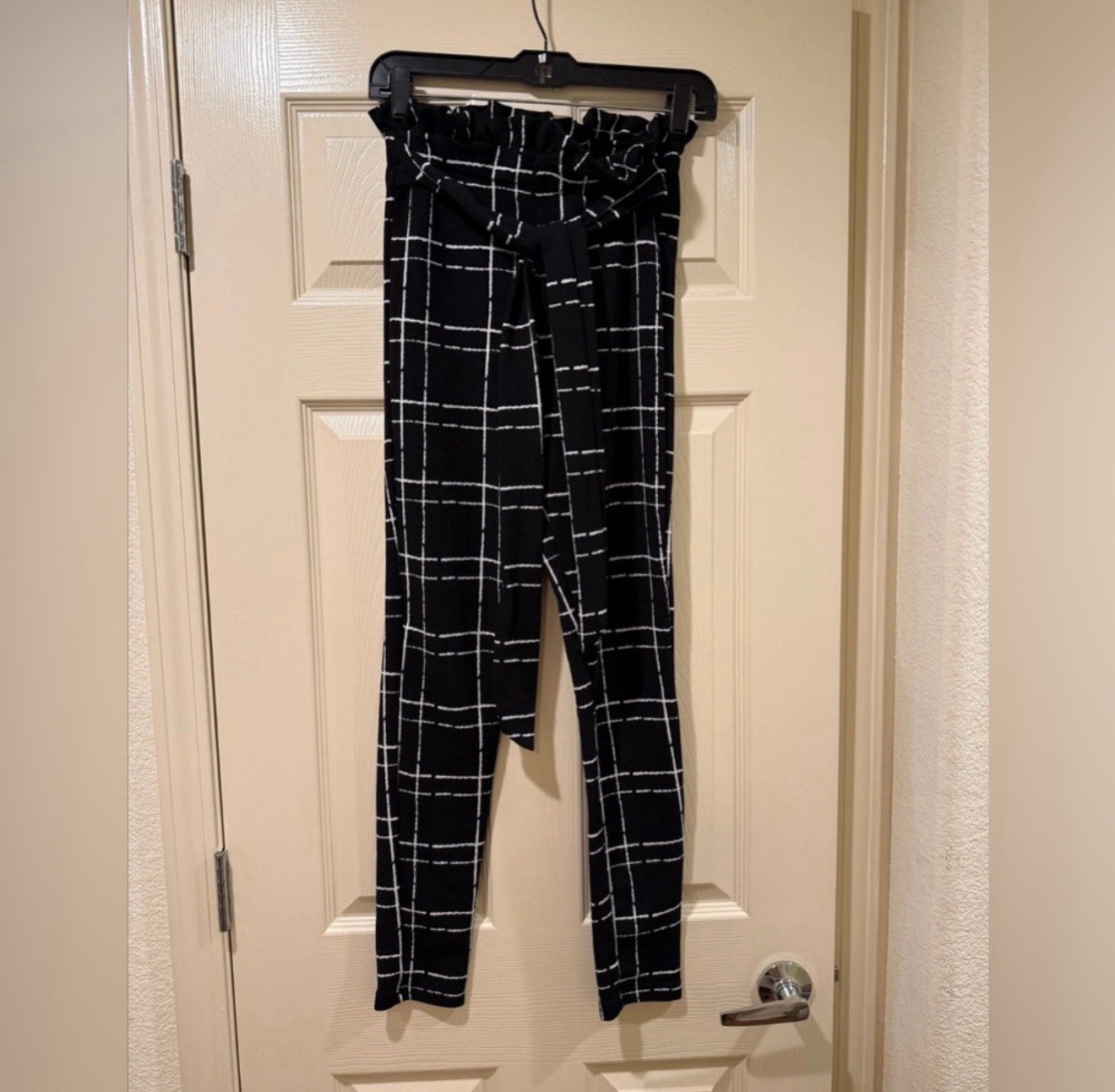 SHEIN Black and White Checkered Pants Size Small