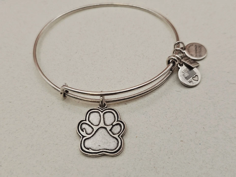 Brazalete Alex Ani "Paw Prints Of Love" Perros Gatos Plata Dije ✨️ Foto 4 de 4
