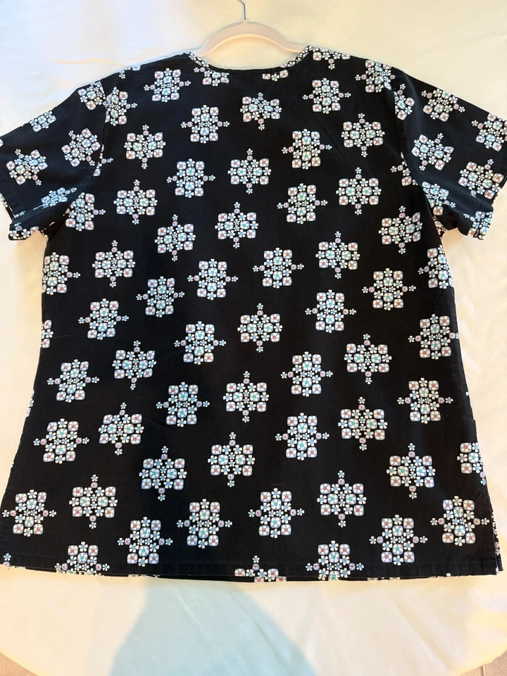 EXFOLIANTE UNIFORME NAVIDAD SB EXFOLIANTE CON COPOS DE NIEVE EXCELENTE USADO Foto 4 de 4